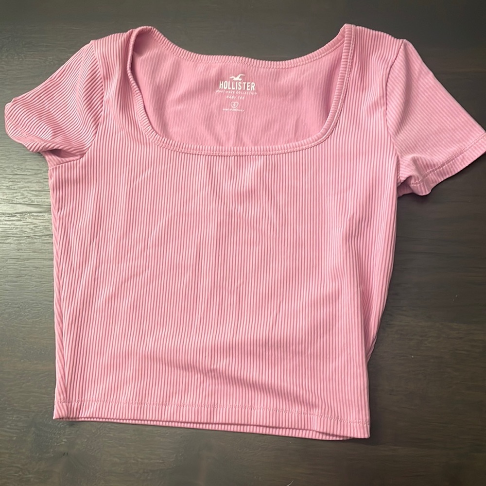 Hollister top